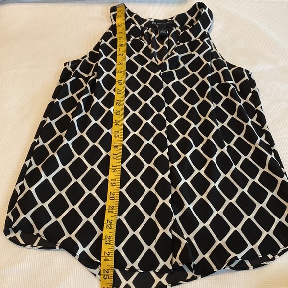 INC international Concepts Woman’s Lightweight Sleeves button down Shirt size 2 - Picture 5 of 9